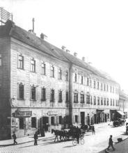 Alžbetina ulica, Košická sporiteľňa pôsobila aj v budove, kde dnes sídli IRB.